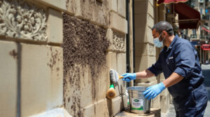 service professionnel de nettoyage des fientes de pigeons à bourg-lès-valence (26500). intervention rapide et devis gratuit au 06.07.58.08.82.