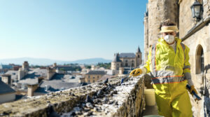 service professionnel de nettoyage des fientes de pigeons à rodez (12000). intervention rapide et devis gratuit. contactez-nous au +33607580882 pour un environnement propre et sain.
